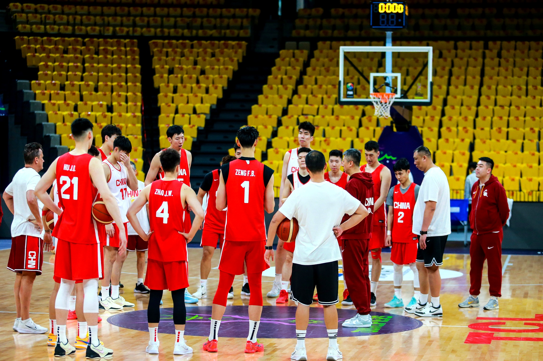 新疆队逆转四川队，张镇麟统治全场