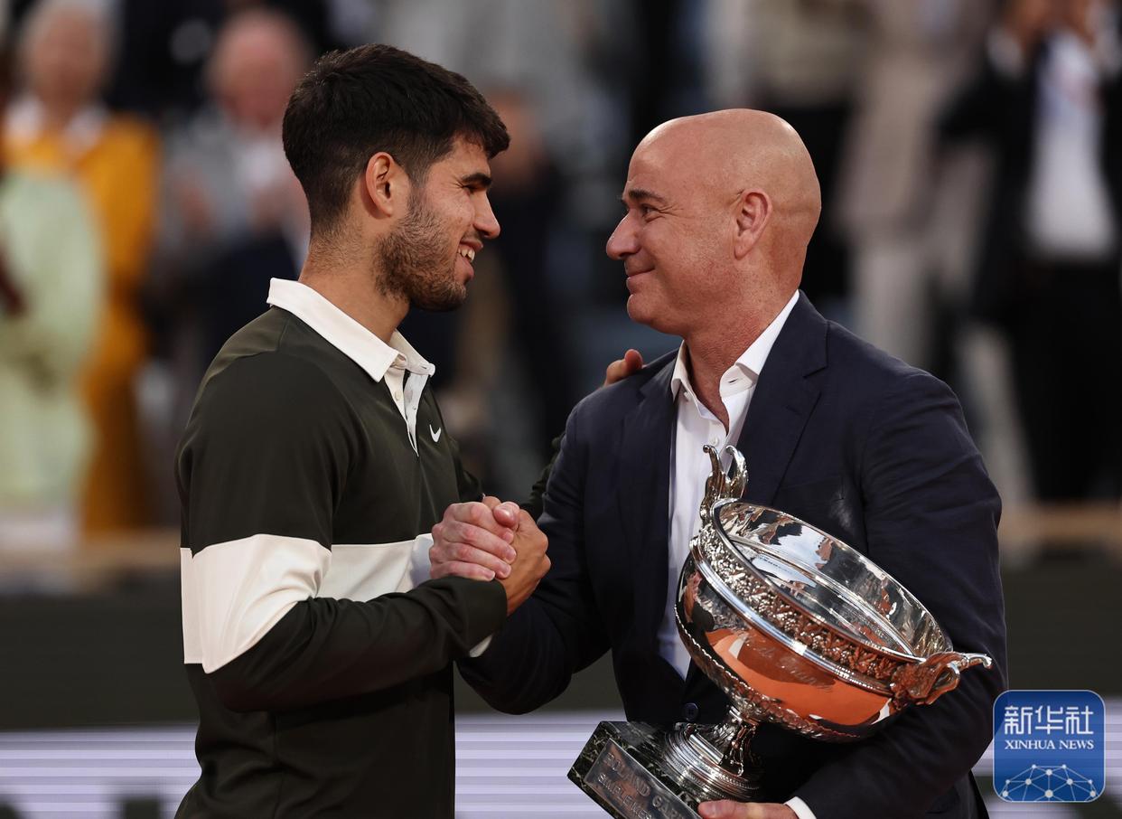 ATP总决赛横扫联合杯,阿尔卡拉斯扛起全队 ATP总决赛横扫联合杯,阿尔卡拉斯扛起全队