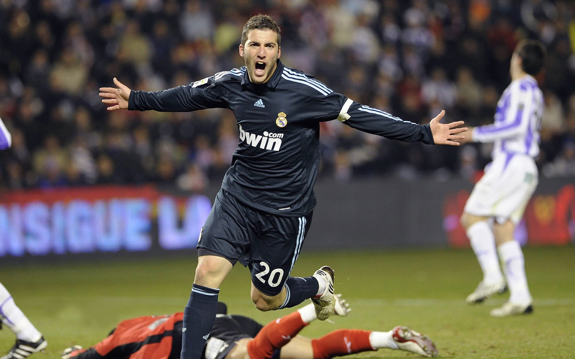 坎特，静默的齿轮，轰鸣的世界杯之夜